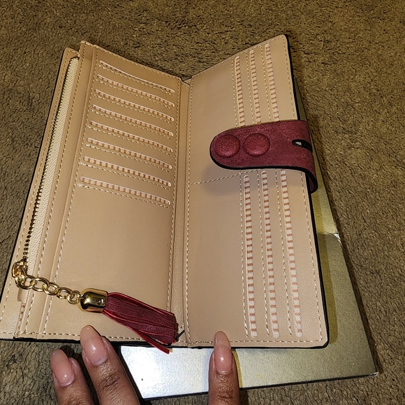 Wallet - Picture 2 of 5